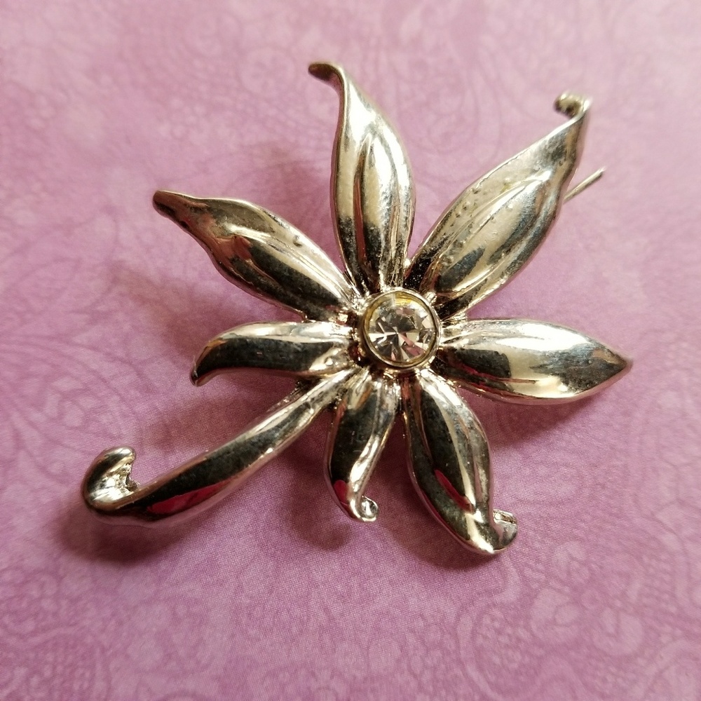 Relisted-Vintage Japanese Maple brooch silver leaf - Picture 2 of 4